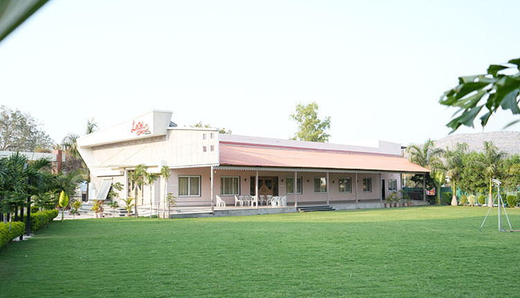 LAVISH BANQUET HALLS